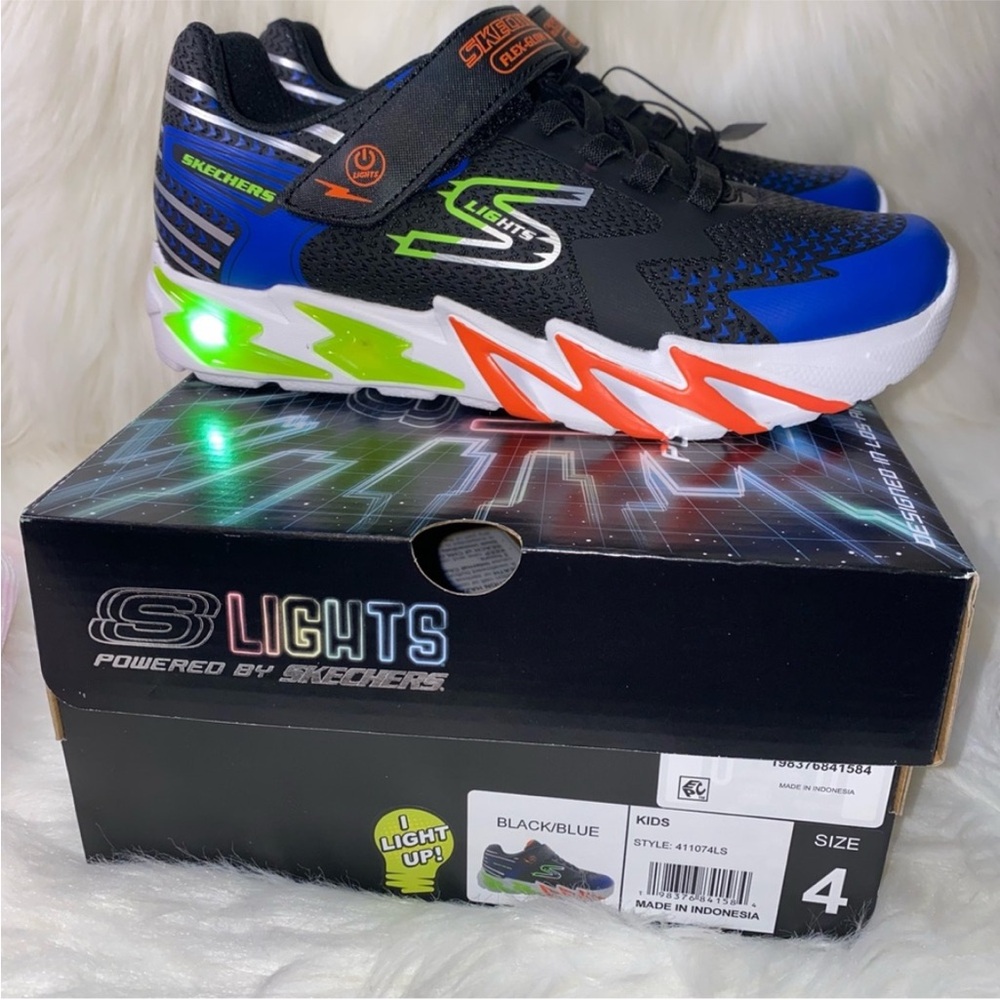 Big Boy size 4 sneakers sketchers New